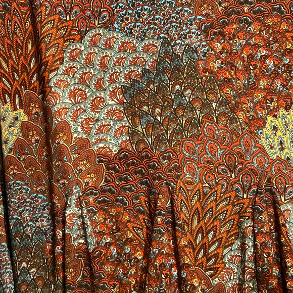 Women’s Elastic Waist Skirt, 34” from waist to hem. Soft polyester material. - Picture 3 of 5